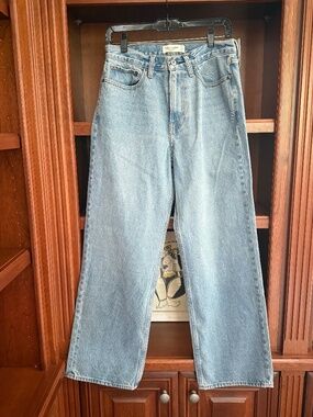 Abercrombie & Fitch The Slouchy Mid Rise Jean